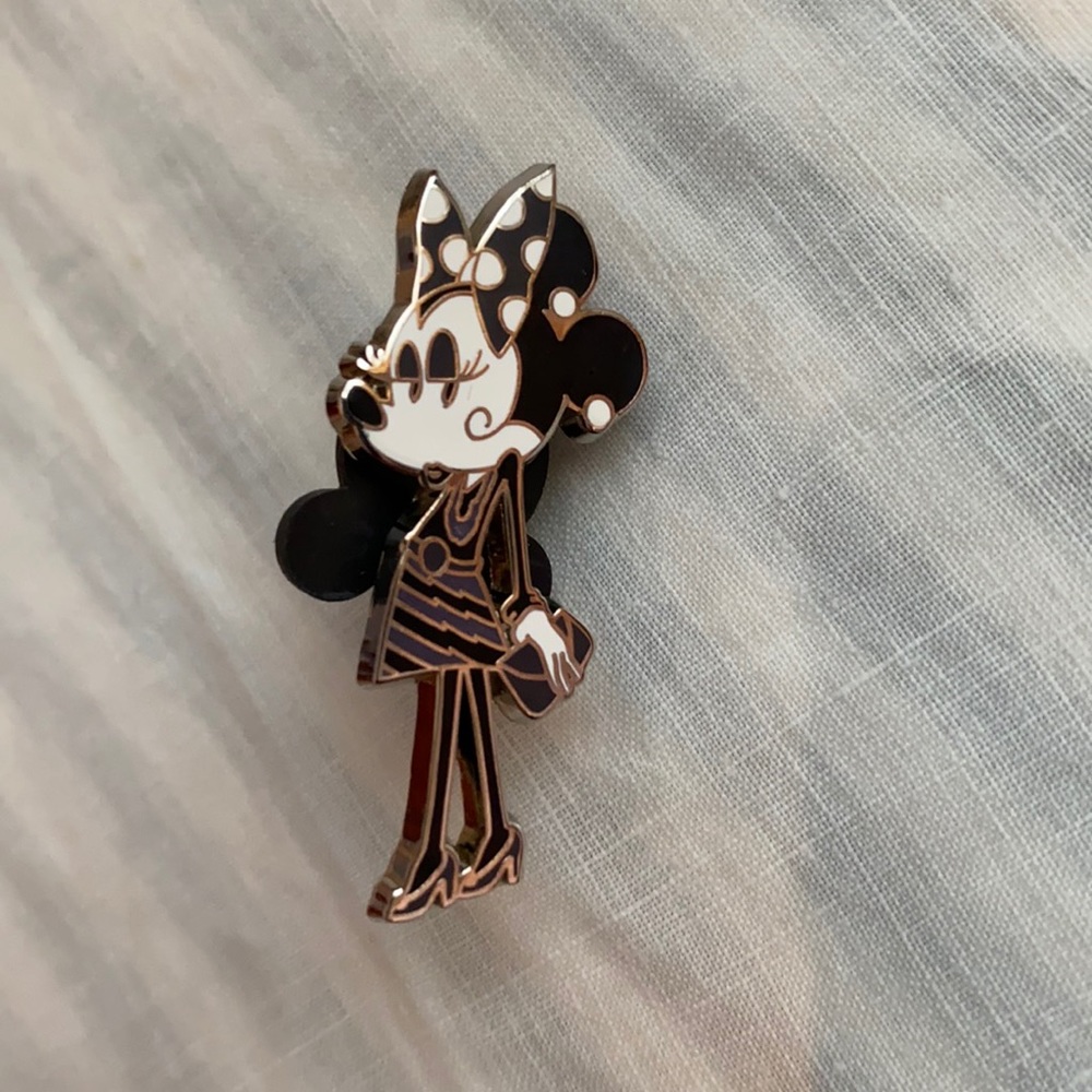 Authentic Disney Minnie mouse pin